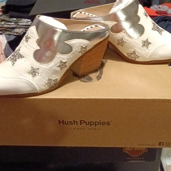 Clogs - Picture 3 of 8